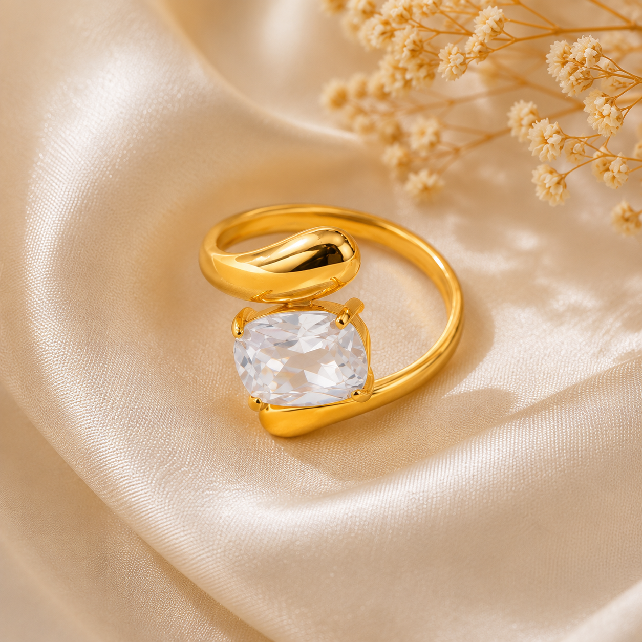 Aurora Crystal Gold Ring – Elegant Gold-Plated Statement Ring(size7,8,9)
