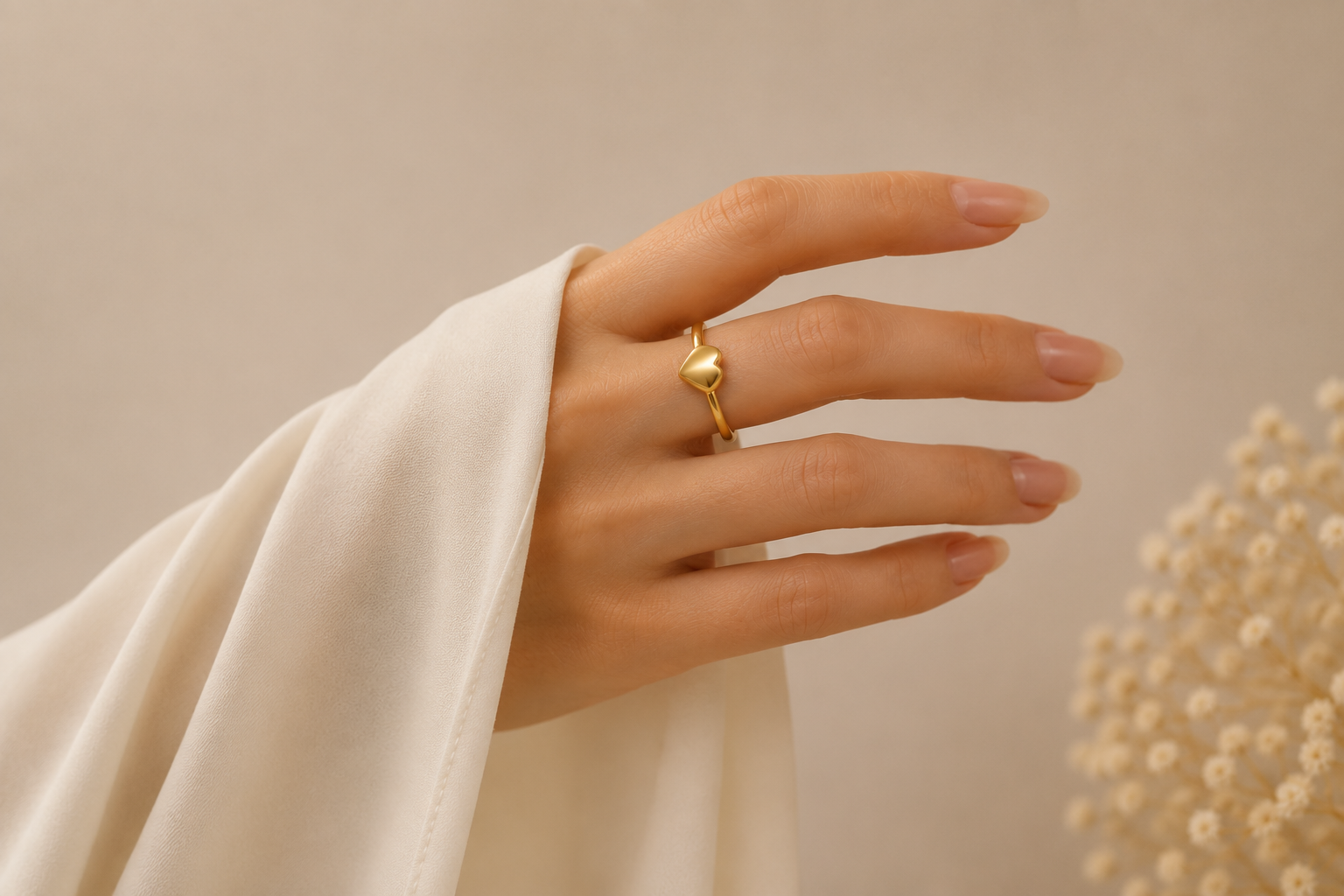 Golden Heart Charm Ring – Minimalist Love Band(size7,8,9)